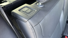 Land Rover Discovery 3.0 D300 Dynamic SE 5dr Auto Diesel Station Wagon